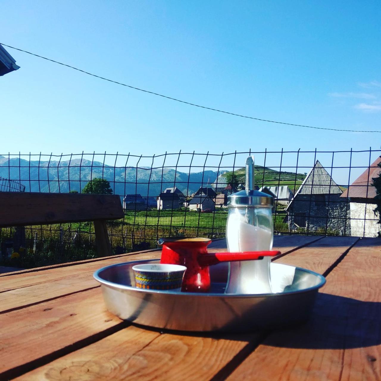Guesthouse Letnja Basta Gornji Lukomir Exteriör bild